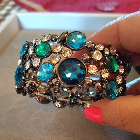 Elegant Multi-Stone Bracelet - Picture 2 of 2